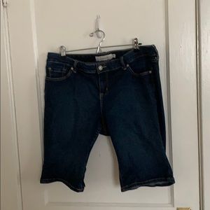 Torrid Dark Wash Knee Length Shorts size 16